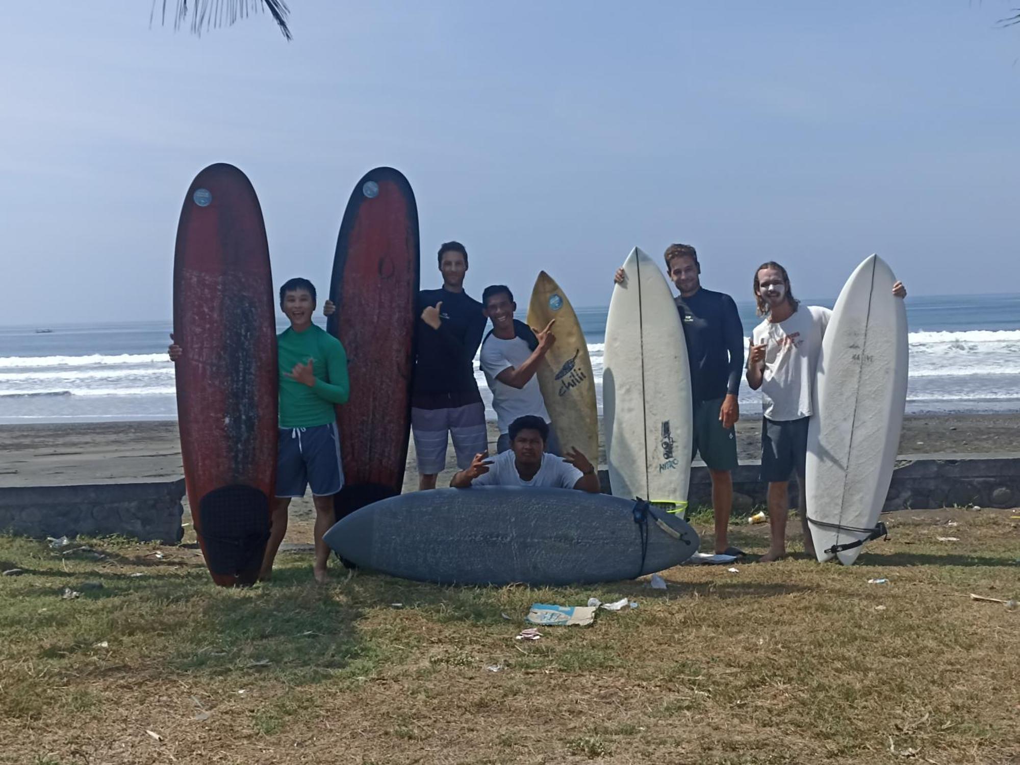 JembranaAyolah Surf House &Surf Campアパートメント エクステリア 写真