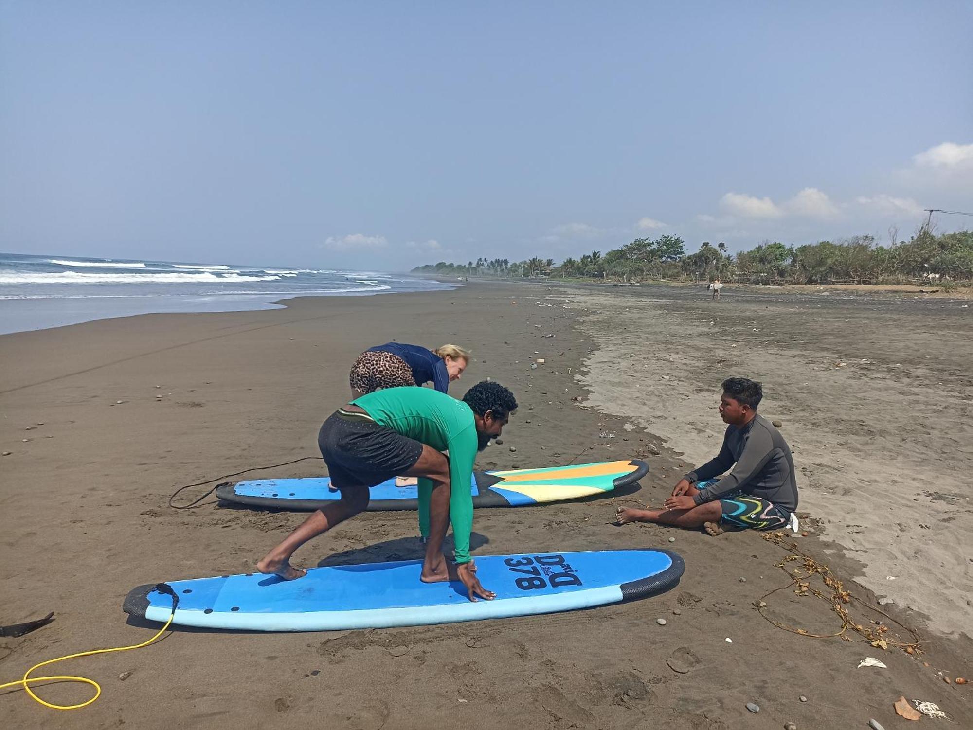 JembranaAyolah Surf House &Surf Campアパートメント エクステリア 写真