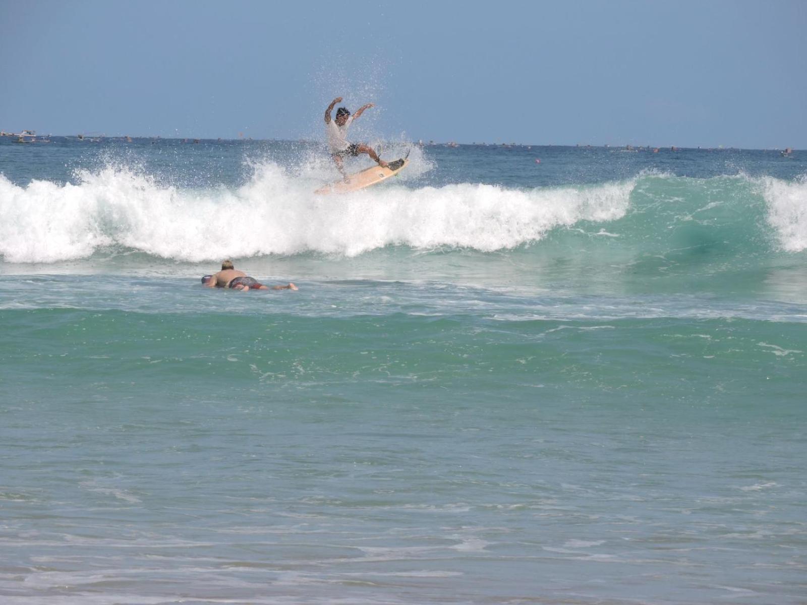 JembranaAyolah Surf House &Surf Campアパートメント エクステリア 写真